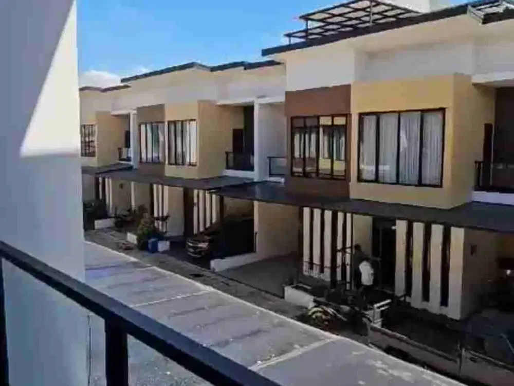 Rumah minimalis di Cluster Royale  Ciputat