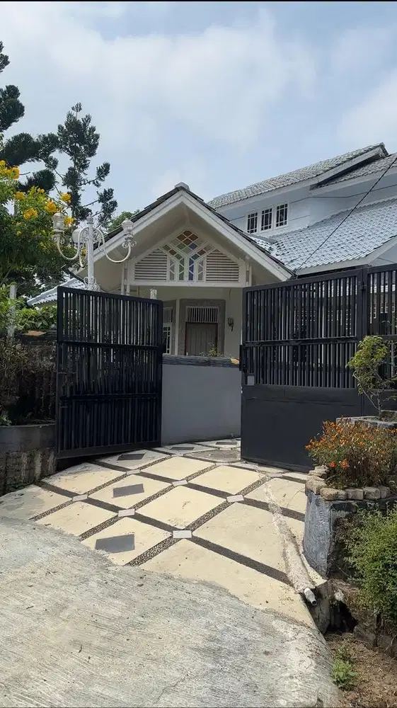 DIJUAL CEPAT VILLA CIPANAS