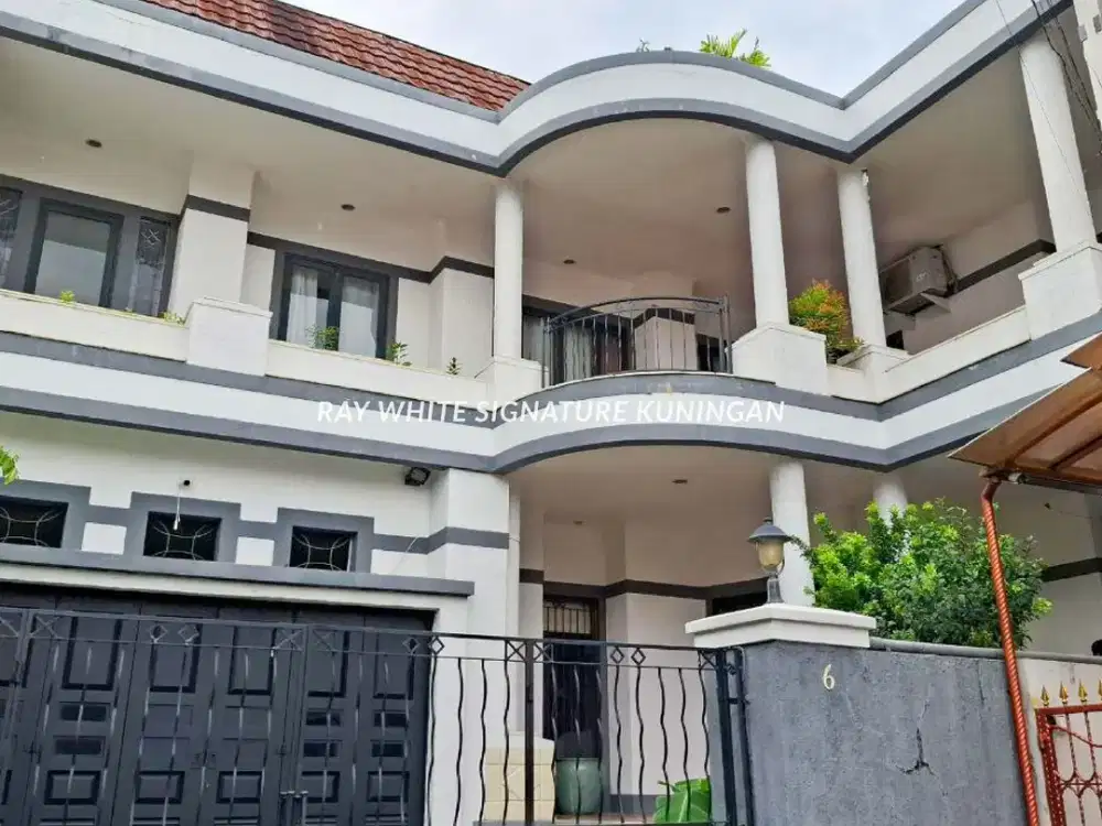 Dijual Rumah Siap Huni di Pondok Indah