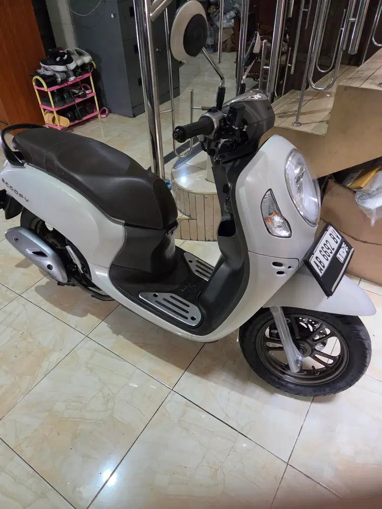 Scoopy keyless putih k2f 2023 gbm kredit // tunai