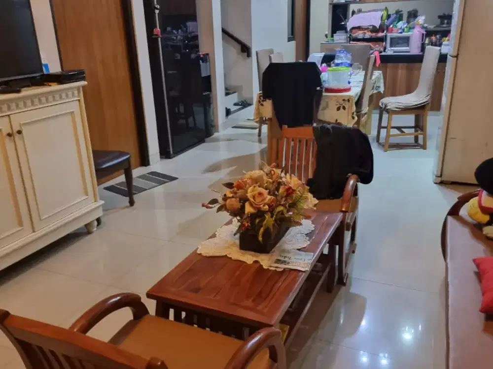 DIJUAL Rumah 2 Lantai dengan Lokasi Strategis di Perumahan Walikota, Kelapa Gading, Jakarta Utara