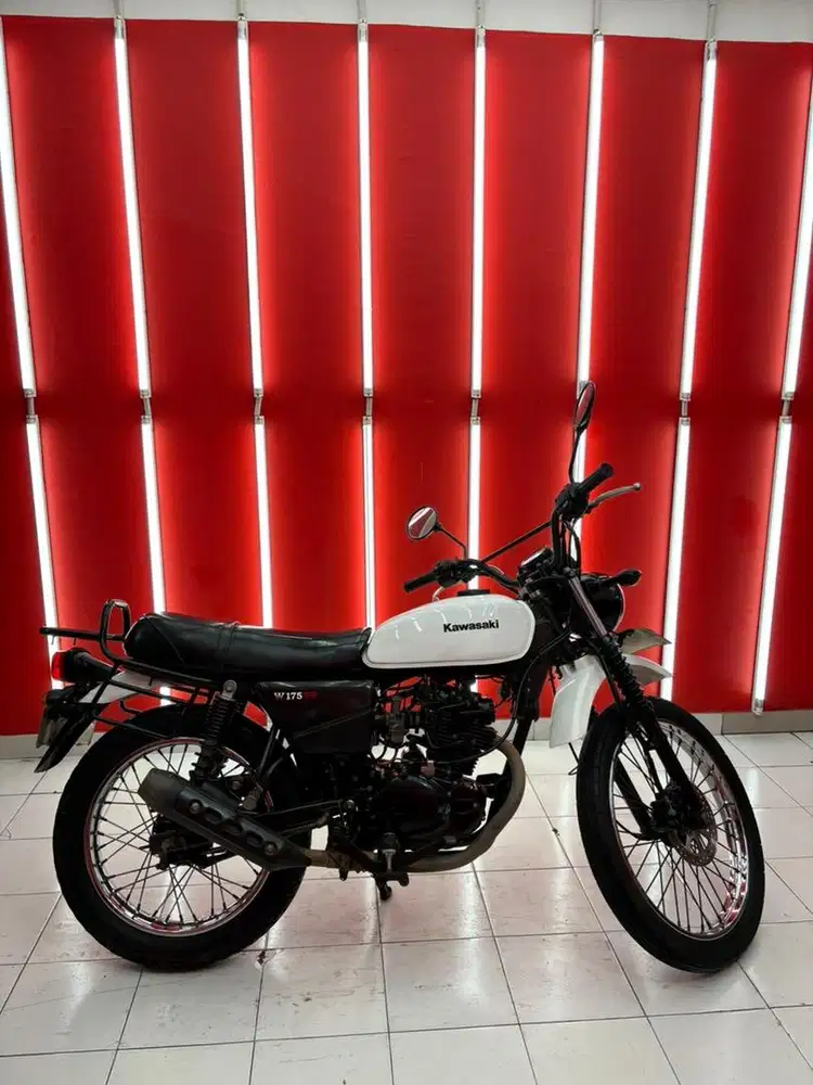 Kawasaki W175TR