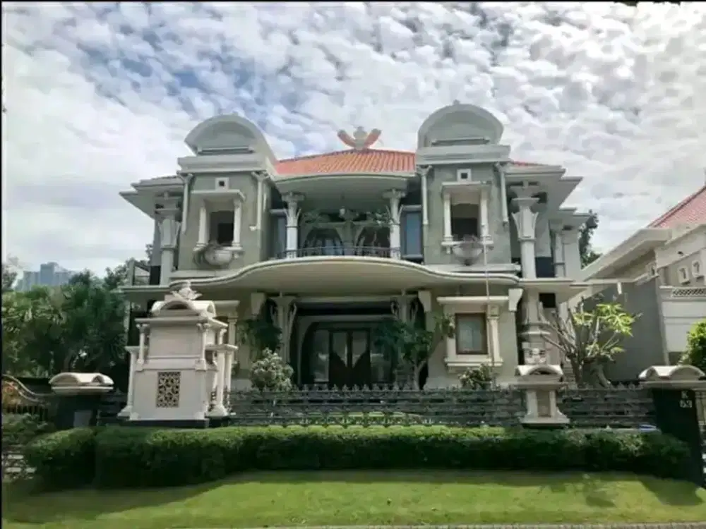 Golf View Rumah Graha Family 3 Lantai Semi Furnished