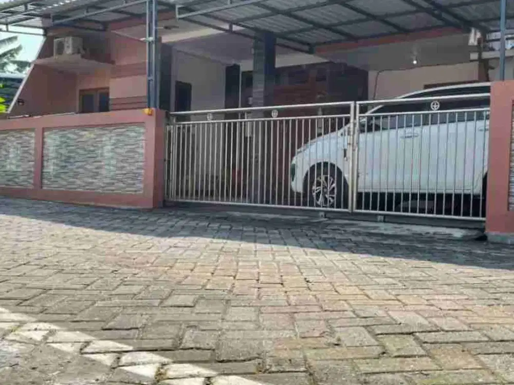 Rumah adem bebas banjir di rorojongrang selatan
