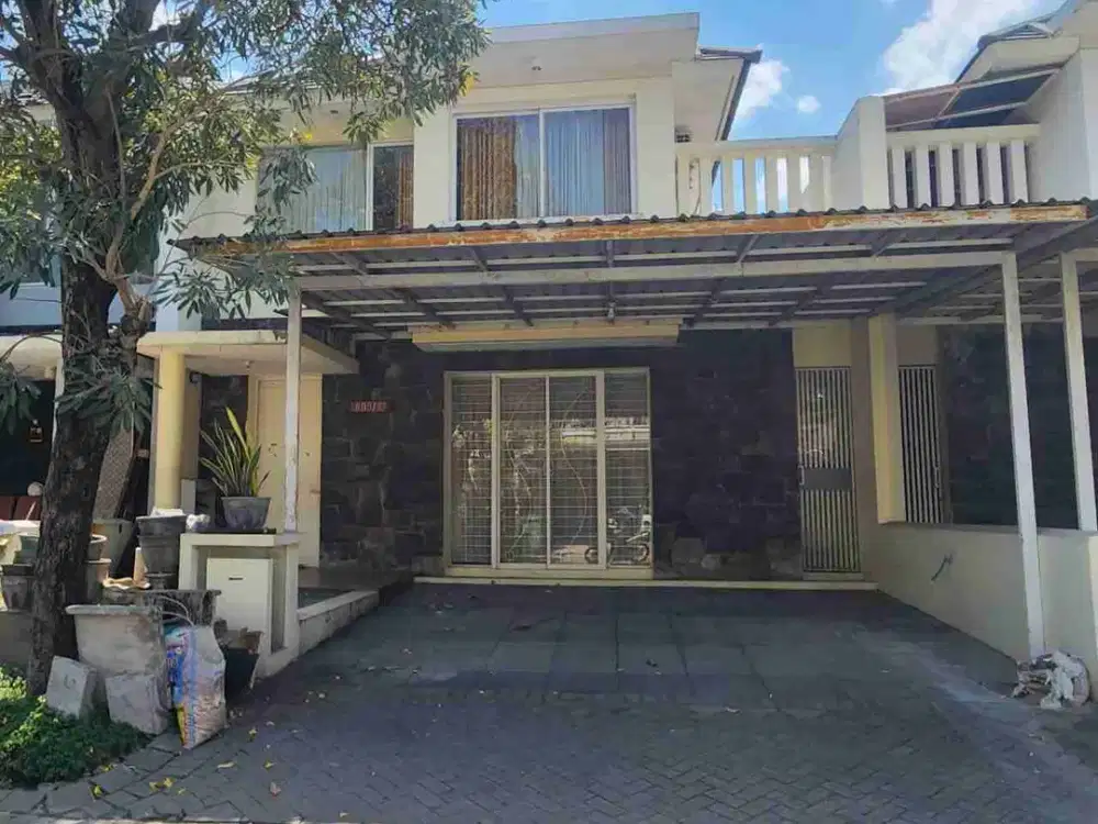 Rumah 2 Lantai Furnish Royal Residence Wiyung