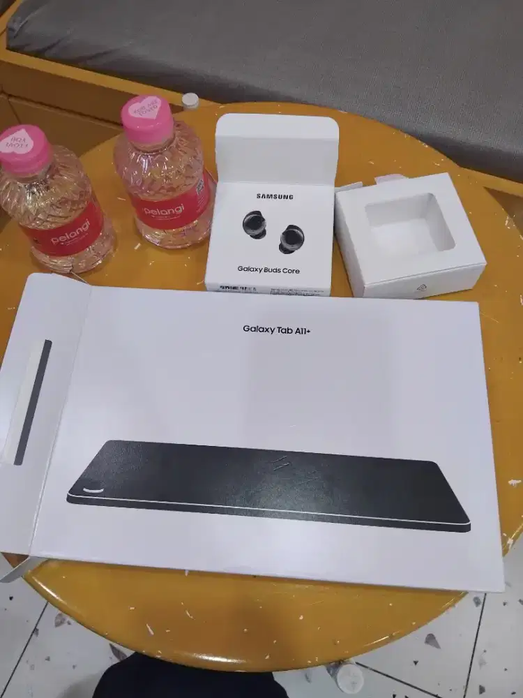 Samsung Galaxy Tab A11+ Fre flipcover & Budscore 799k