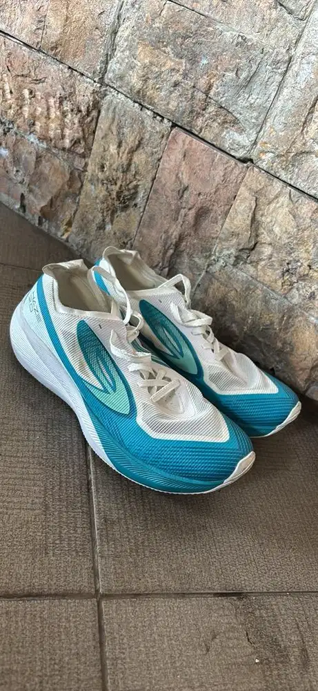 910 HAZE 2.0 PUTIH/BIRU UK40  YUZA MATTERHORN 2.0 HITAM/PUTIH UK 40