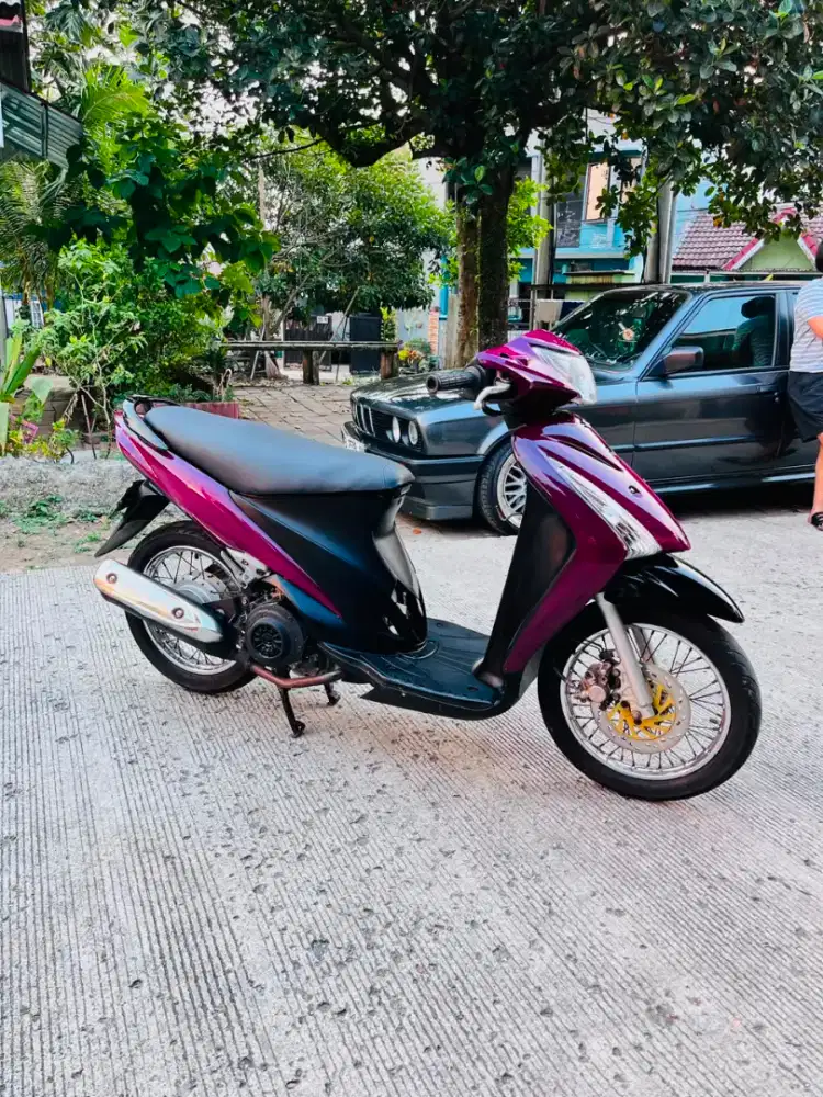 Suzuki Spin 2009