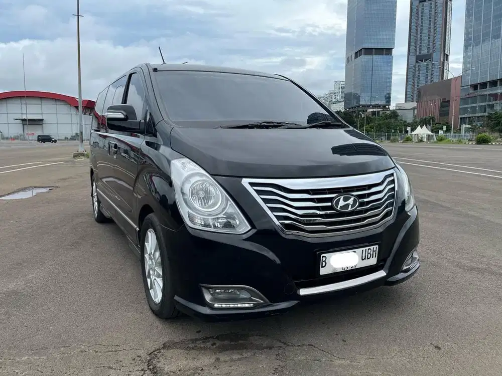Hyundai H1 ROYALE DIESEL AT 2015 Hitam