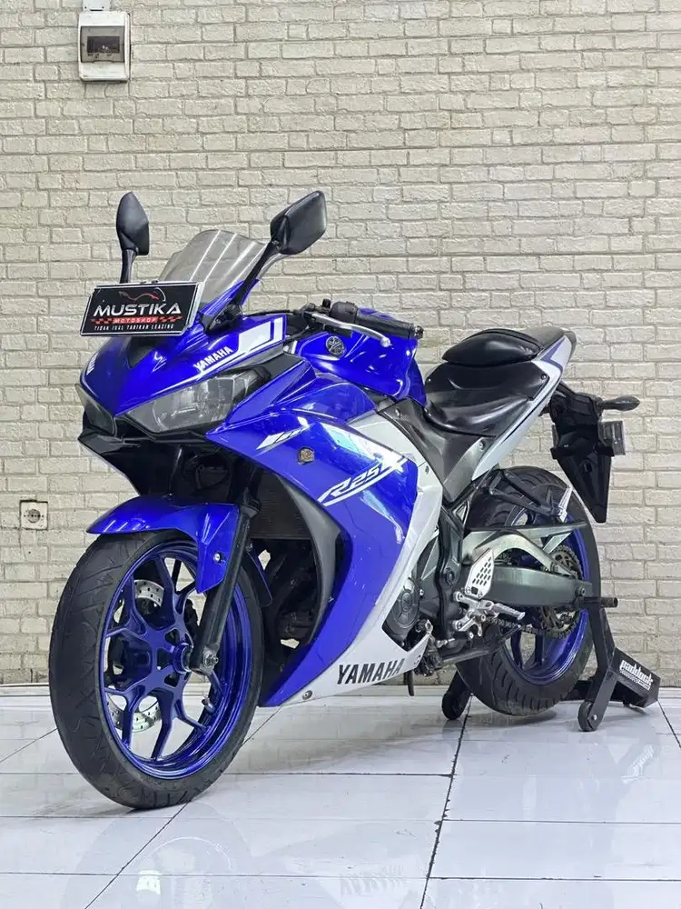 YAMAHA R25 TAHUN 2017 – BIRU KHAS YAMAHA (R-SERIES)