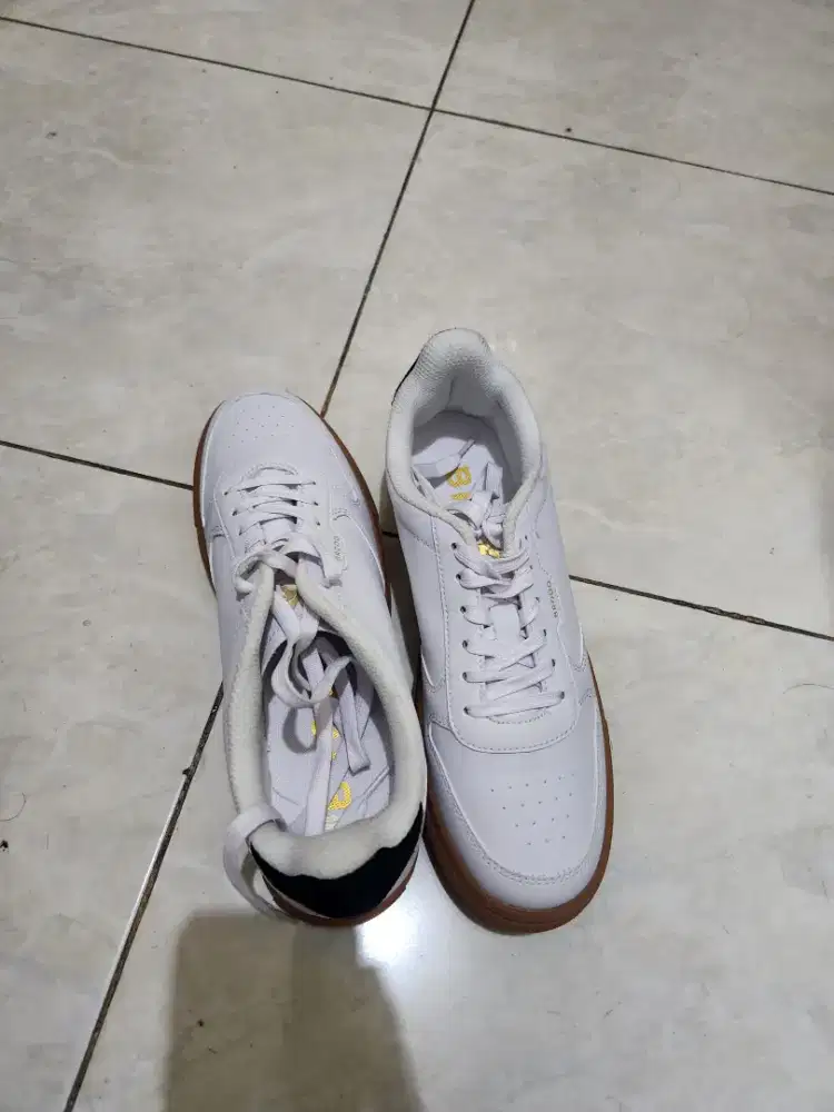 Jual sepatu sneakers brodo