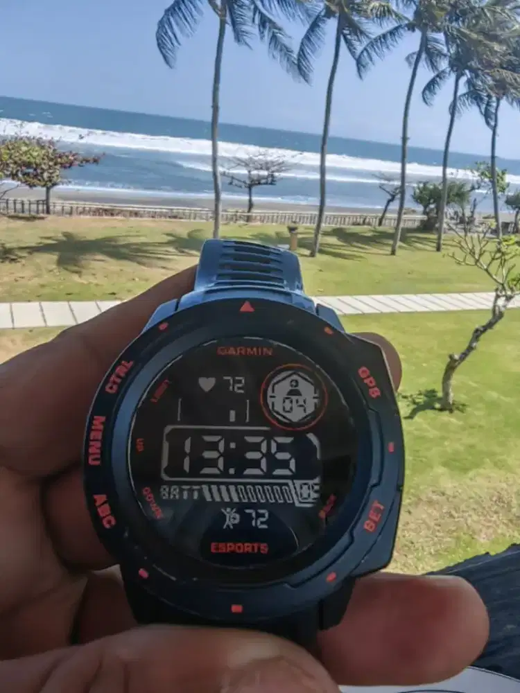 Dijual Jam tangan Garmin instinct Esports