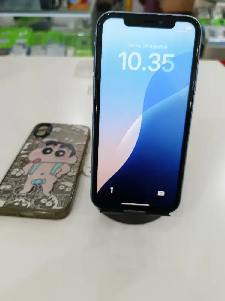 iphone xr 64 gb,wifi only,fisik mulus,,siap pakai,,belum bongkar