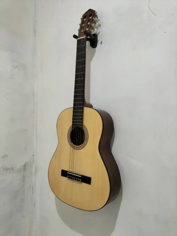 Jual gitar akustik klasik nylon