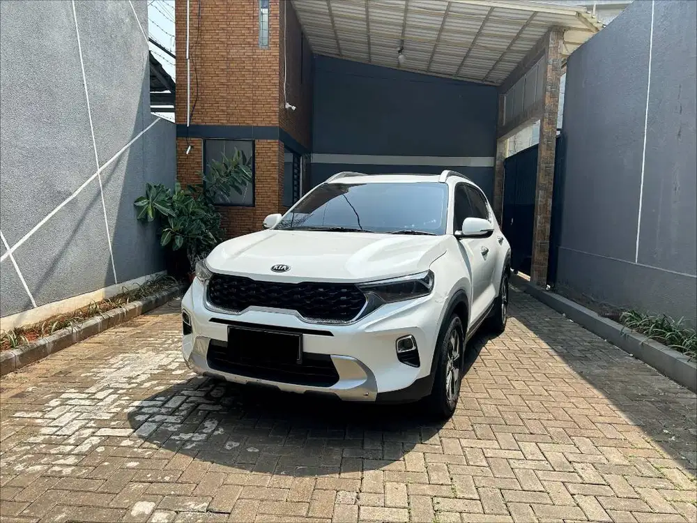 KIA Sonet Premiere 2021 AT – Pribadi, Terawat, Siap Pakai