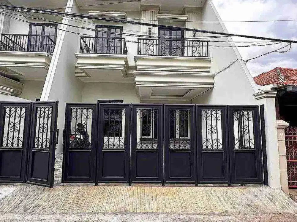 Rumah Ready stok American Clasic di Pondok Bambu Duren Sawit Jakarta Timur