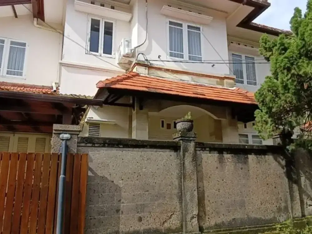 VILLA SEMER UMALAS BUMBAK KEROBOKAN BADUNG
