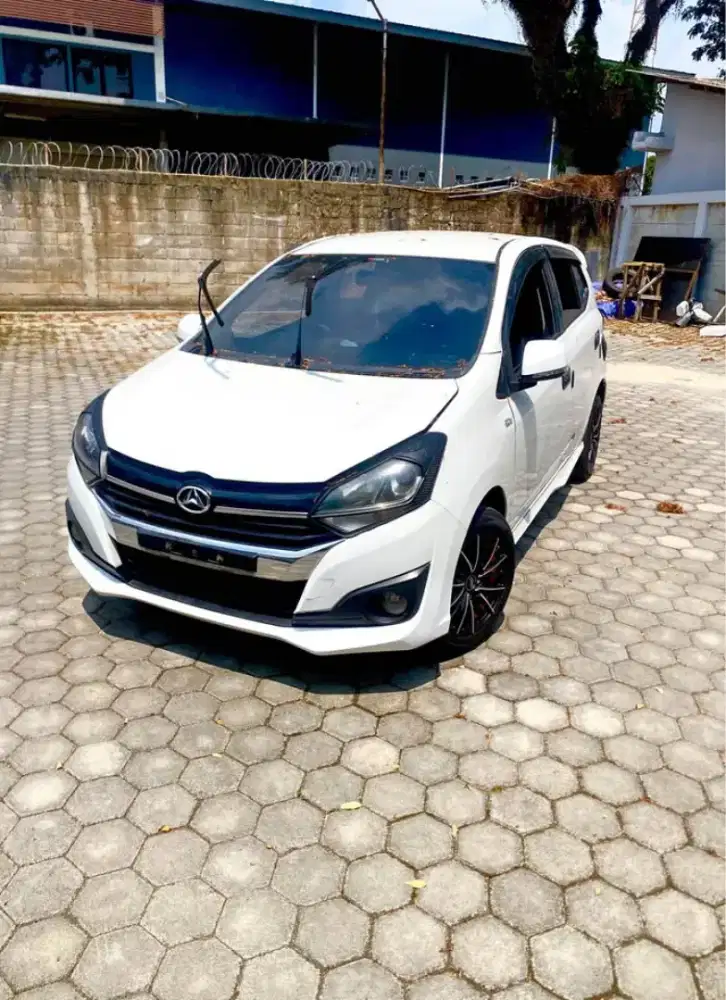 Daihatsu Ayla R 1.2 AT