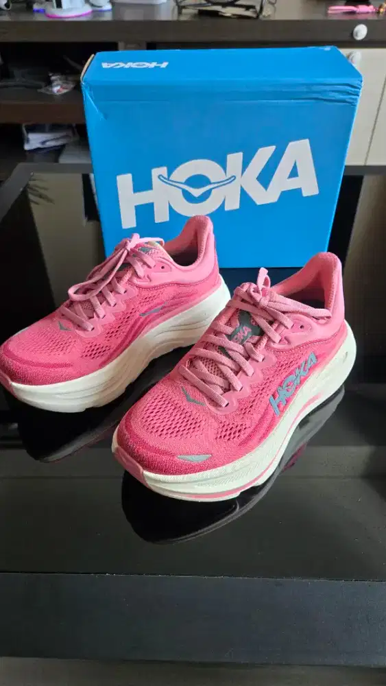 NEW BNIB Hoka Bondi 9 Wide Women's Running - Lingonberry/Cranberry