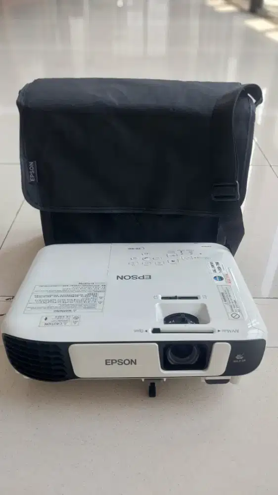 Proyektor Epson EB-W41