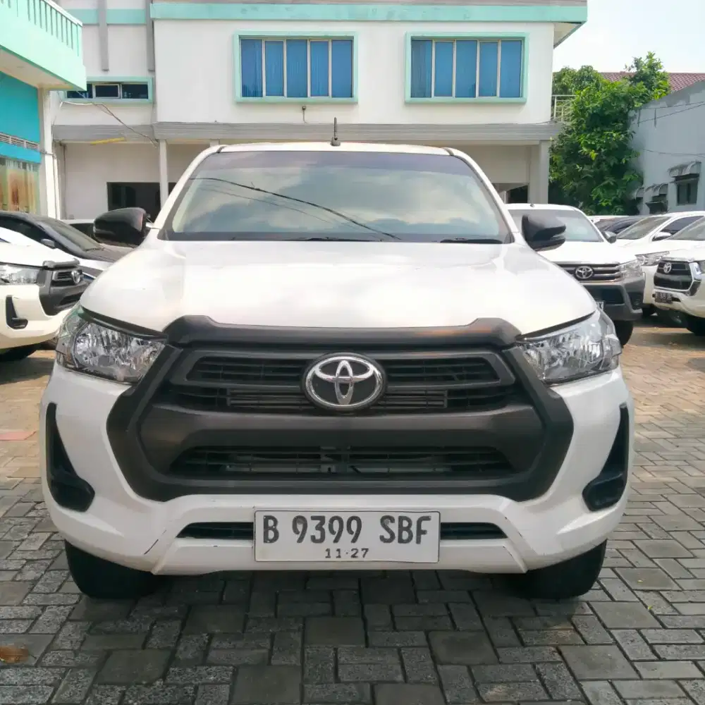 TOYOTA HILUX DC E 2.4 4X4 MT 2022