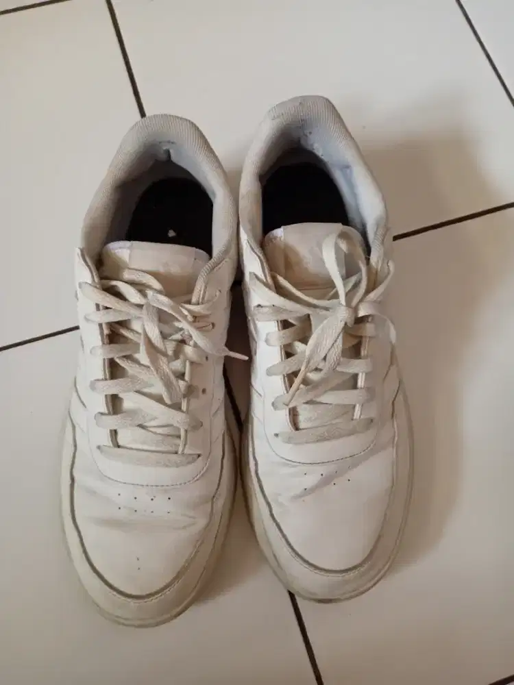 Sepatu adidas size 44 / uk 10
