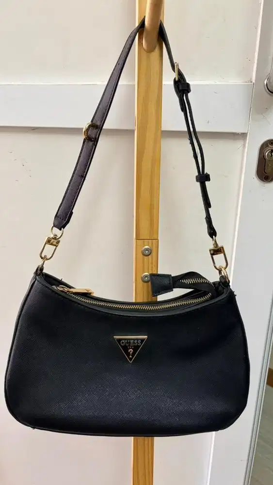 Guess Sling Bag
