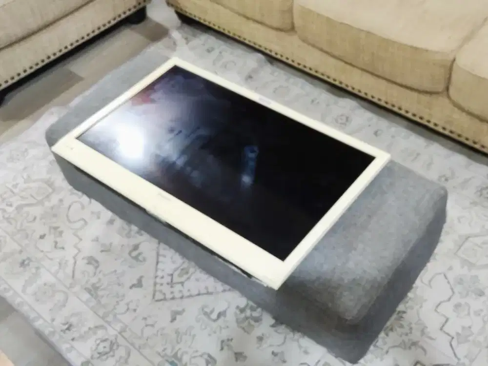 Sharp aquos 32 inch dan sofa procella
