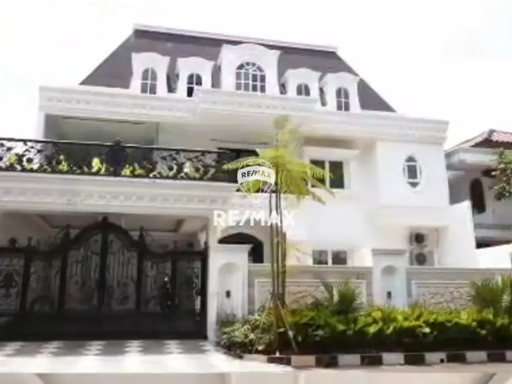 DIJUAL RUMAH MEWAH KLASIK MODERN 3 LANTAI SWIMMING POOL TANJUNG MAS JAGAKARSA JAKARTA SELATAN
