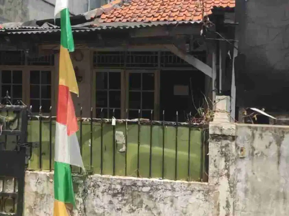 Rumah Tua Hitung Tanah Kebayoran Baru