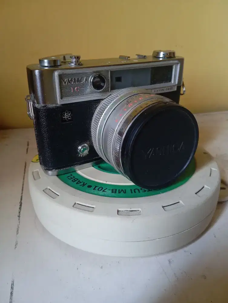 Kamera Jadul Yashica Lynx 14E Bagus