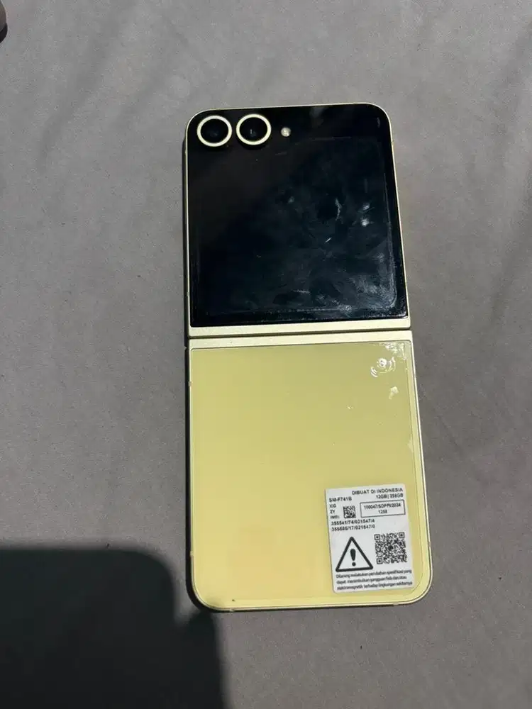 Samsung Galaxy Flip 6