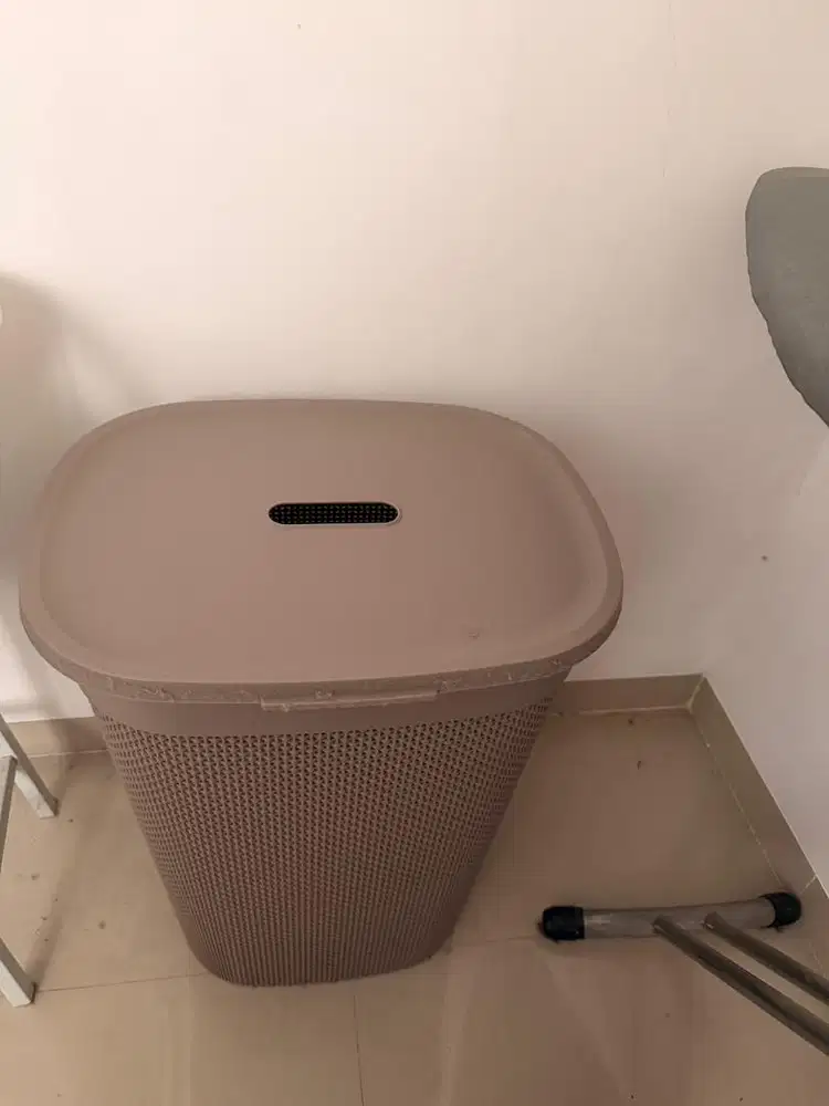 tempat penyimpan/tempat simpan barang barang