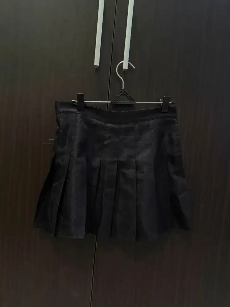Rok Pendek Hitam