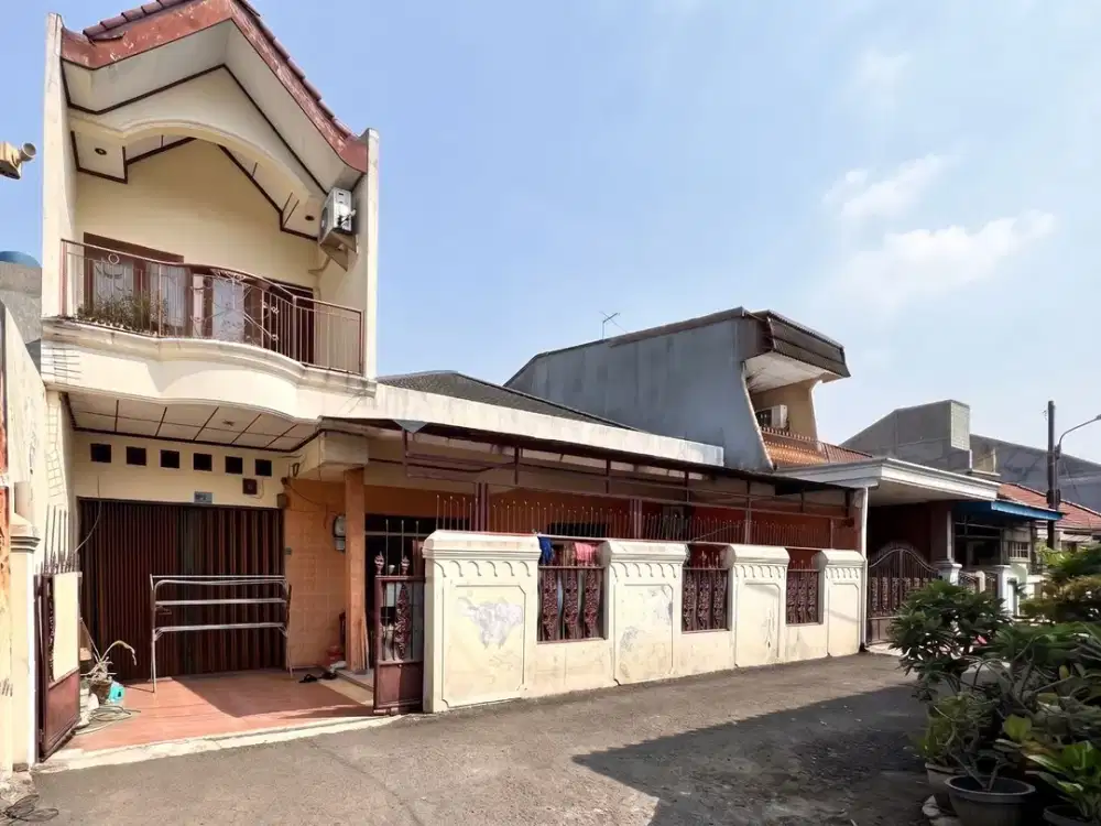 CUMA 13 JUTA-AN PER METER! RUMAH 2 LANTAI SELANGKAH KE PUSAT BISNIS TEBET RAYA !