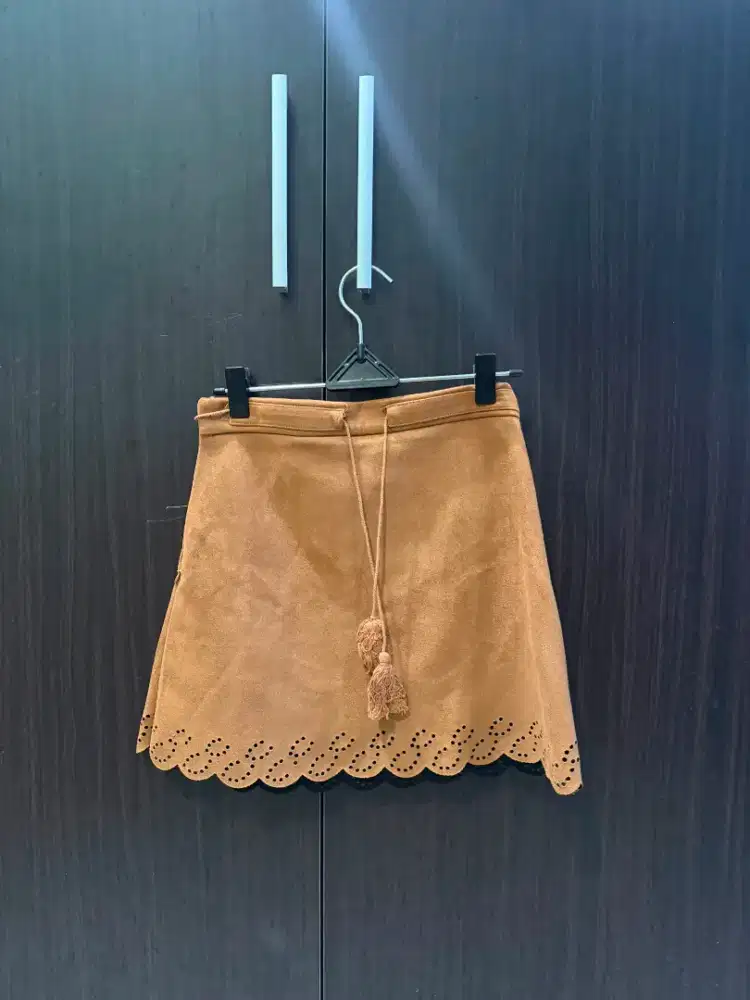 Rok Pendek Coklat Tali