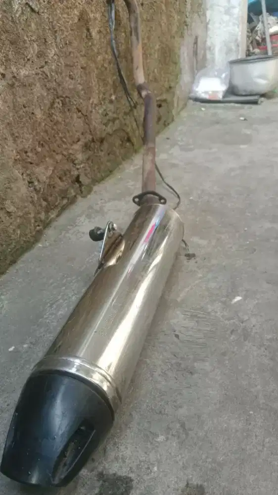 Di jual cepat kenalpot stria Fu merk Suzuki  murah