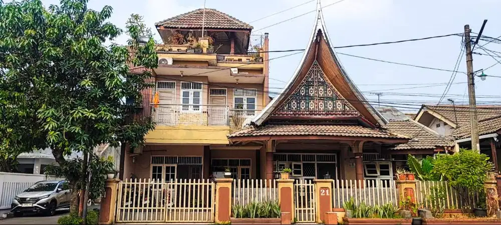 DIJUAL RUMAH (SHM) 3 LANTAI Di perumahan Pondok Duta I, Depok.
