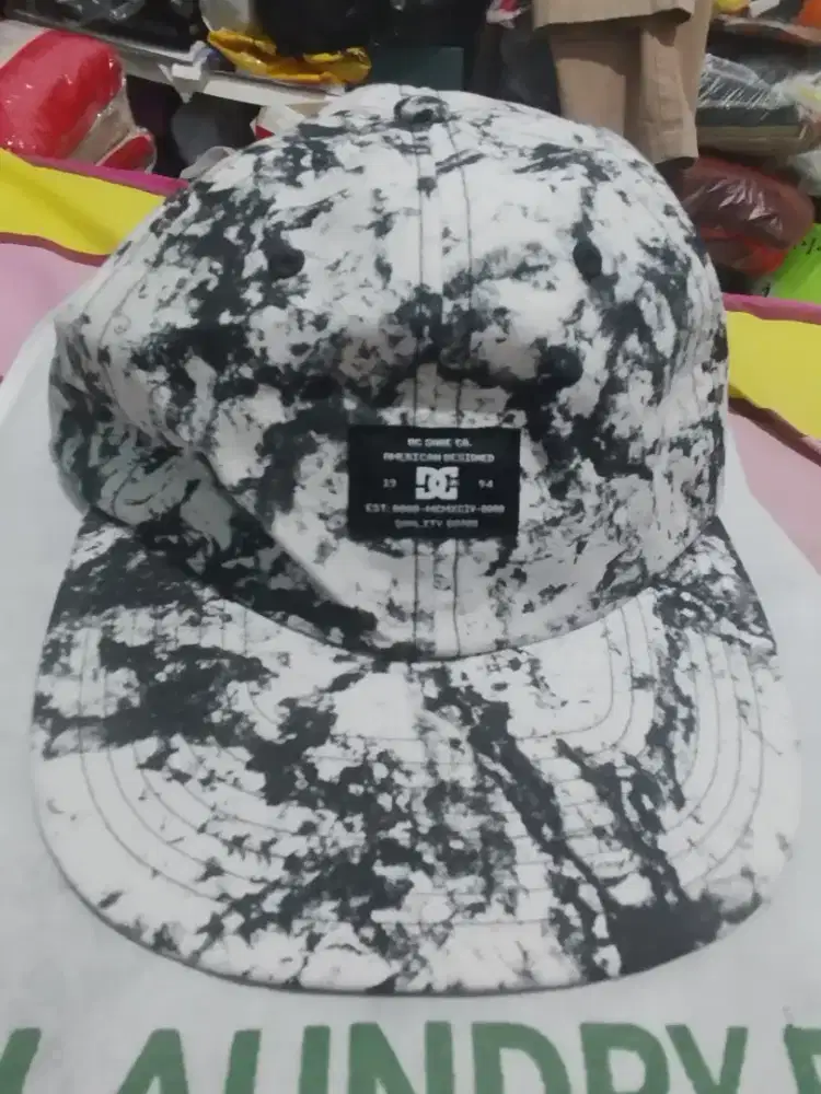 Topi  DC warna putih hitam