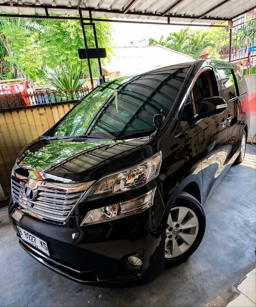 Vellfire V 2010