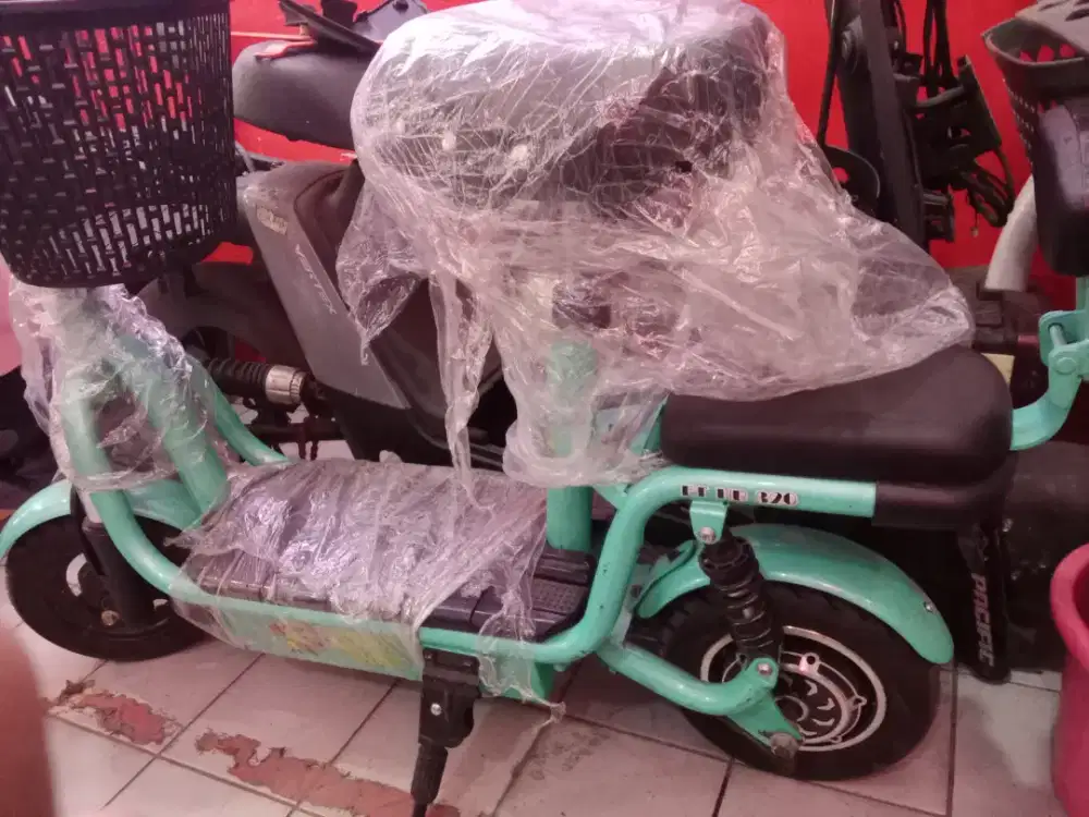 SCOOTER EXOTIC RT HB 320