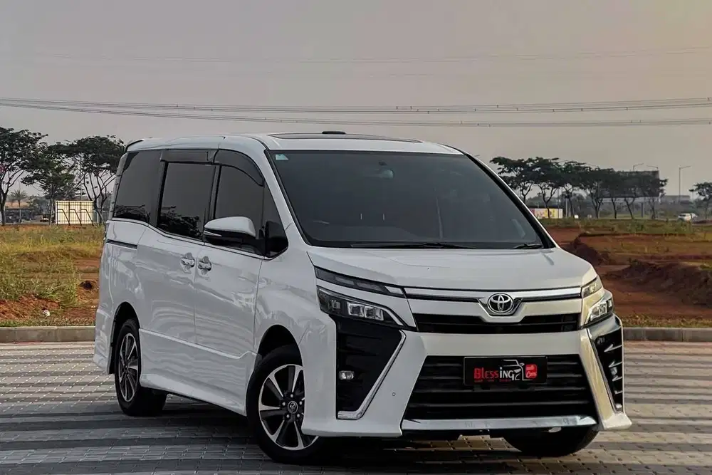 Toyota Voxy 2.0 Sunroof AT Matic 2018 Putih Metalik