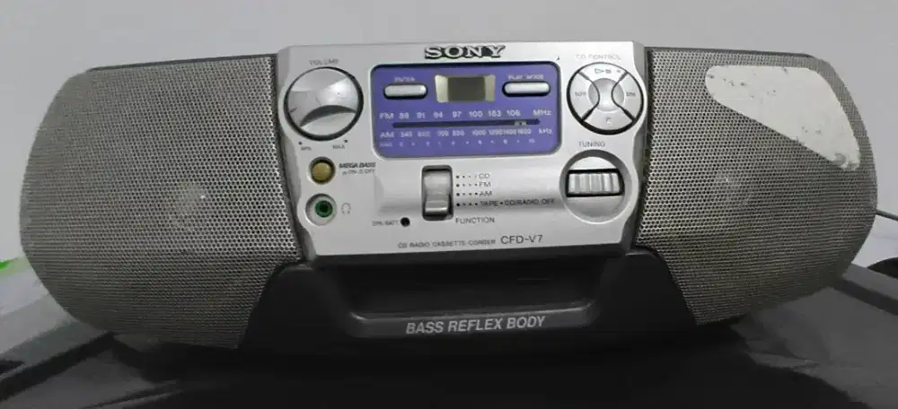 Sony CD Radio cassette CFV-V7