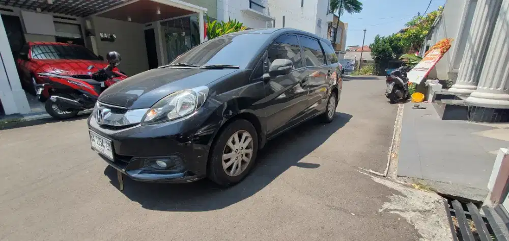 HONDA MOBILIO HITAM TYPE E CVT MT MANUAL TRANSMISI