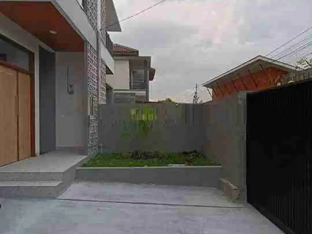 Dijual rumah baru di area Turangga