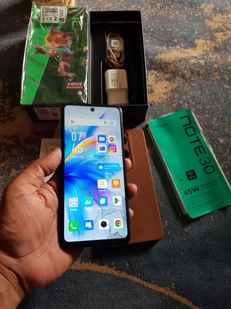 Infinix note 30 8/256 fullset MINUS layar retak,tc dll normal siap cod