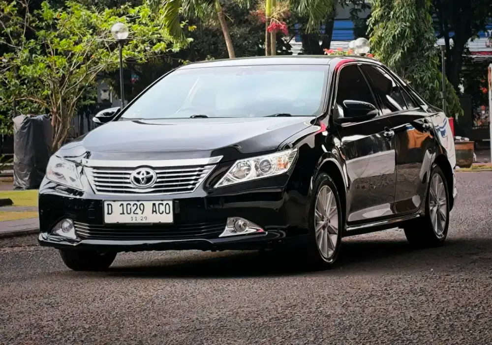 CAMRY NEW V 2.5 AT 2014 KM 80rb RECORD TOYOTA BANDUNG