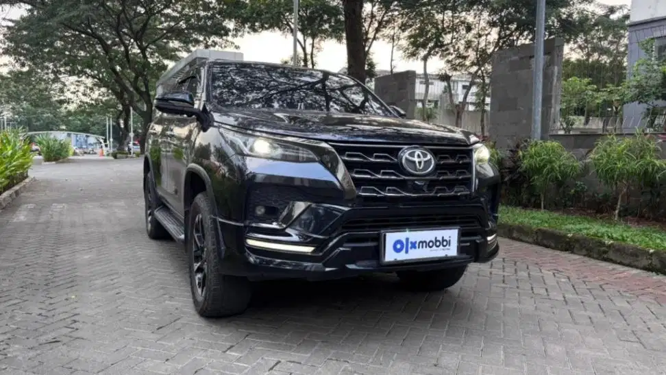 DP 5% Toyota Fortuner 2.8 4x2 GR Sport DSL Solar-AT 2022 CKJQB