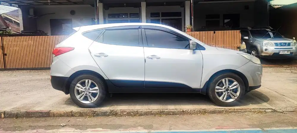 JUAL Hyundai Tucson Matic 2011