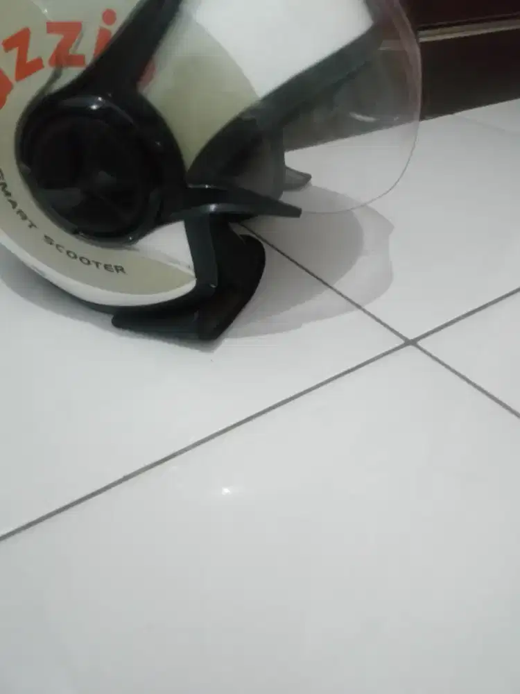 Jual helm Fazio original minus pemakaian
